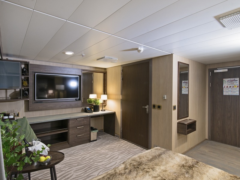 Expedition Suite | Mini suite on upper deck